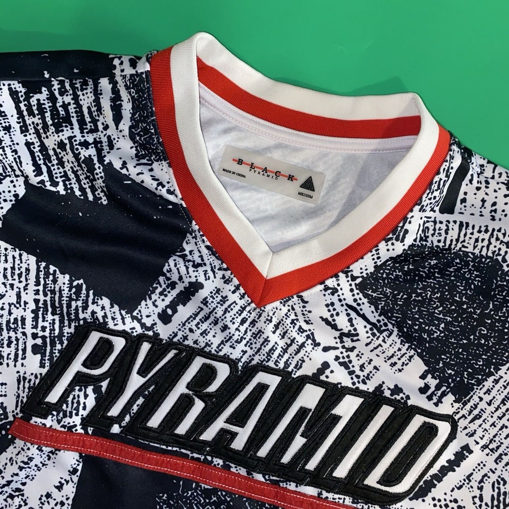 Black Pyramid Size MedJersey 2018-2019 all over print embroidered letters‎